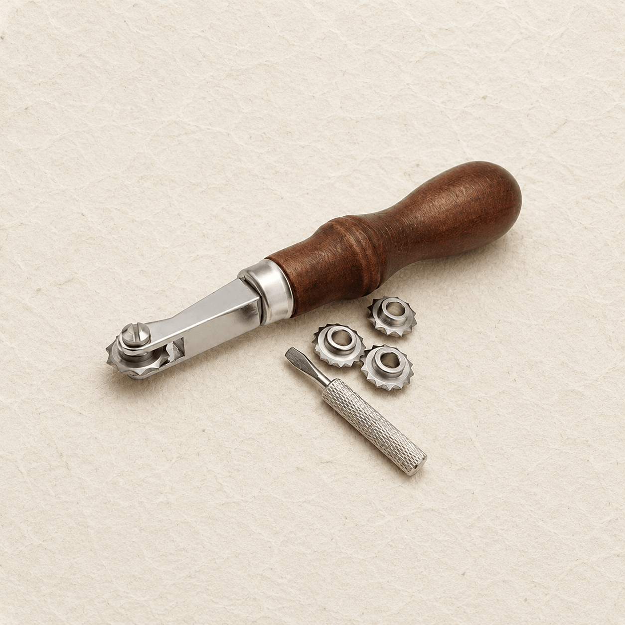 outil marquage cuir artisanale
