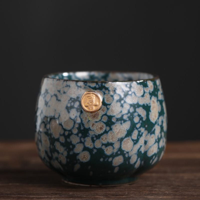 Tasse en céramique, argent et vert