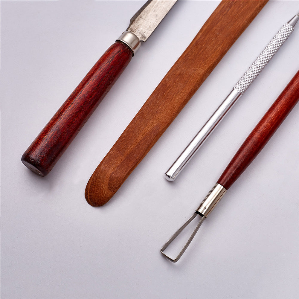 détails outils de poterie