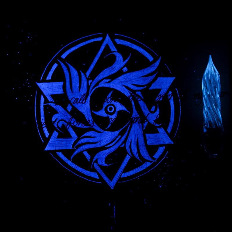 encre transparente sur feuille